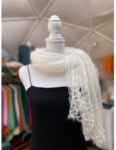 Carré dentelle écru en 60% mohair et 40% soie