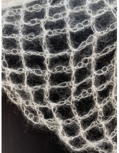 Carré dentelle améthyste en 60% mohair et 40% soie 2