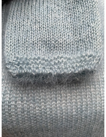 La finesse du bout des manches rappelle celle du bas du pull La finesse du bout des manches rappelle celle du bas du pull