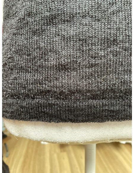 Bas de pull sans côte, juste une bordure légère Bas de pull sans côte, juste une bordure légère