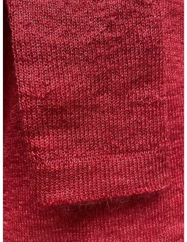 La finesse du bout des manches rappelle celle du bas du pull