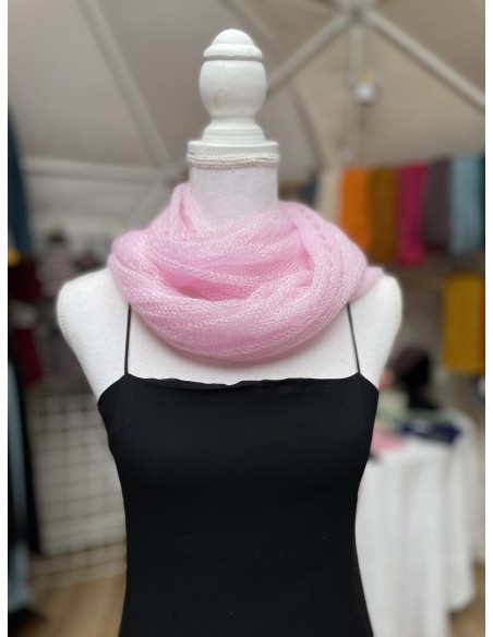 Etole dentelle Rose poudré en 60% mohair et 40% soie