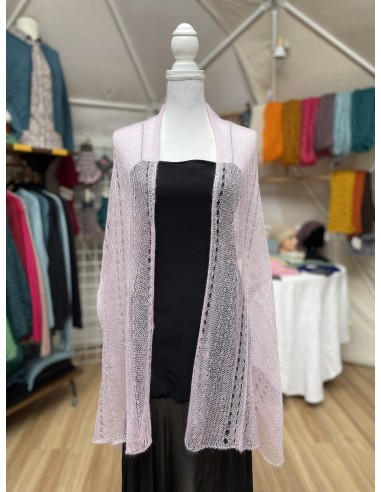 Etole dentelle Rose poudré en 60% mohair et 40%...
